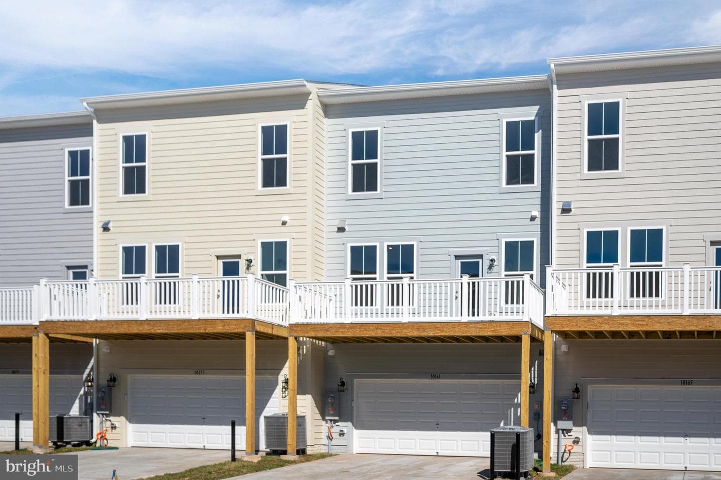 10161 Queens Way photo 5