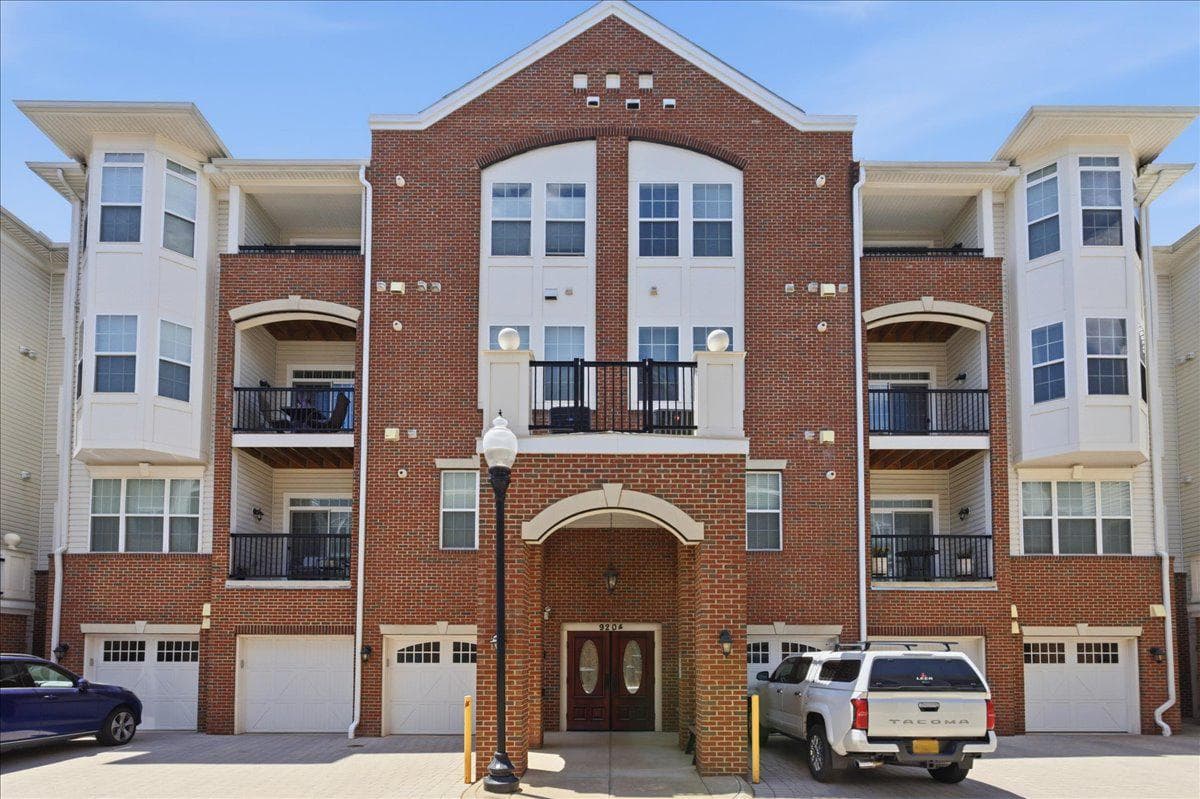 9204 Charleston Drive #207, Manassas