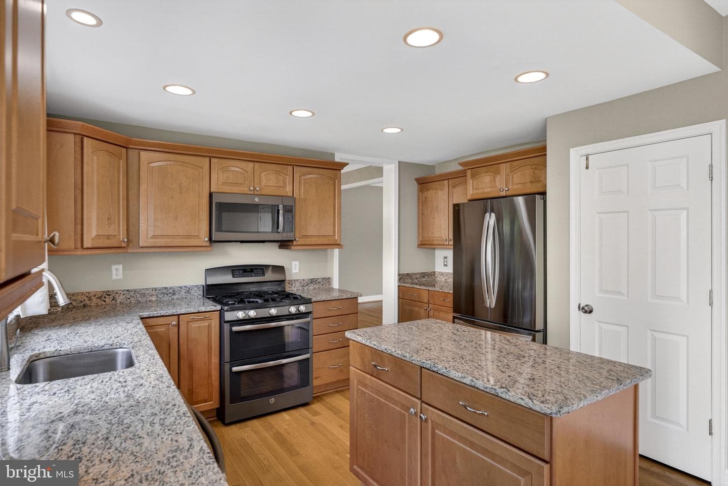 9516 Oakenshaw Drive photo 23