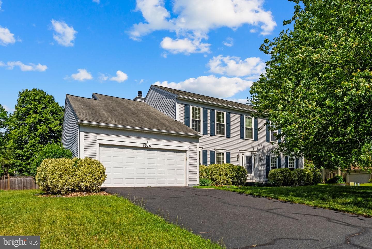 9516 Oakenshaw Drive photo 3