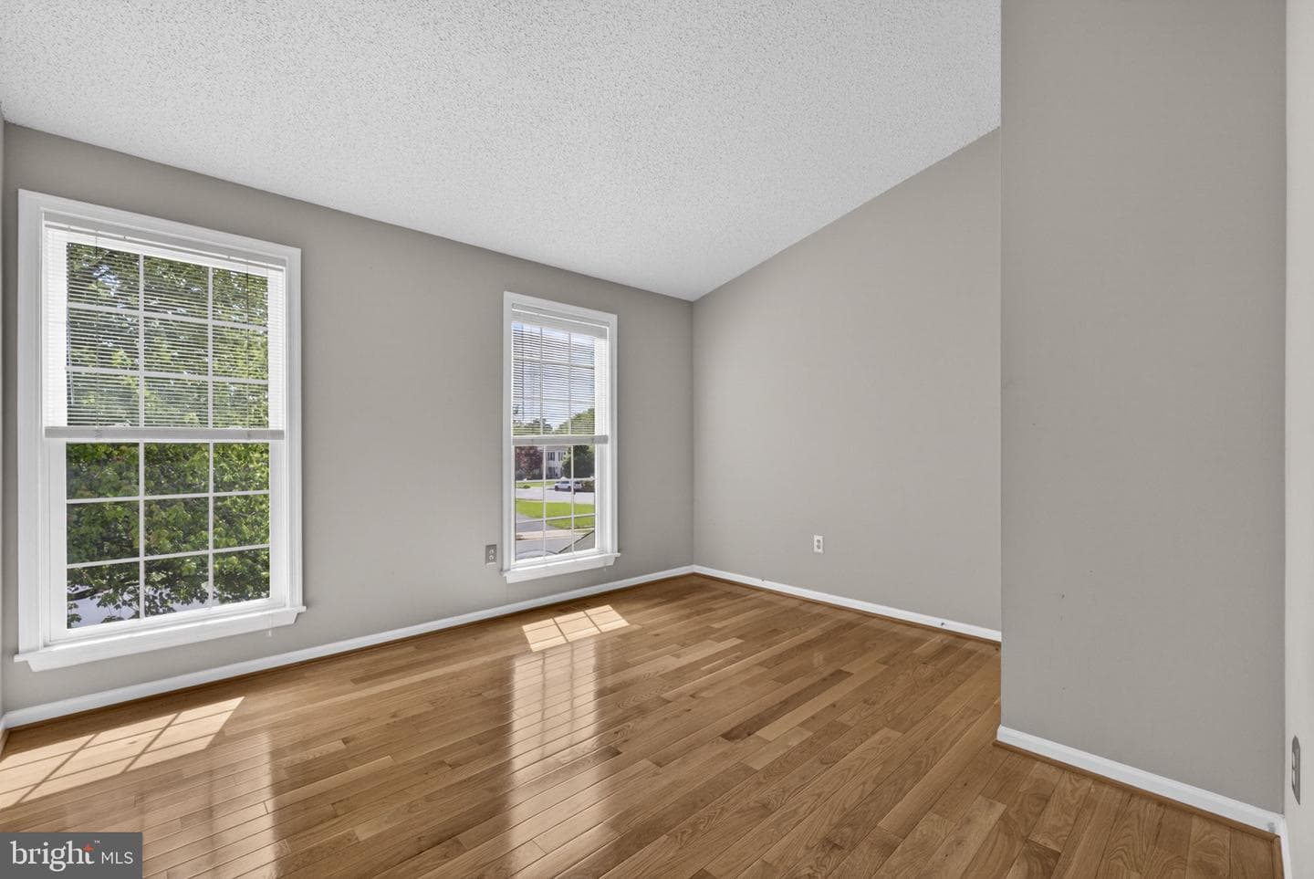 9516 Oakenshaw Drive photo 41