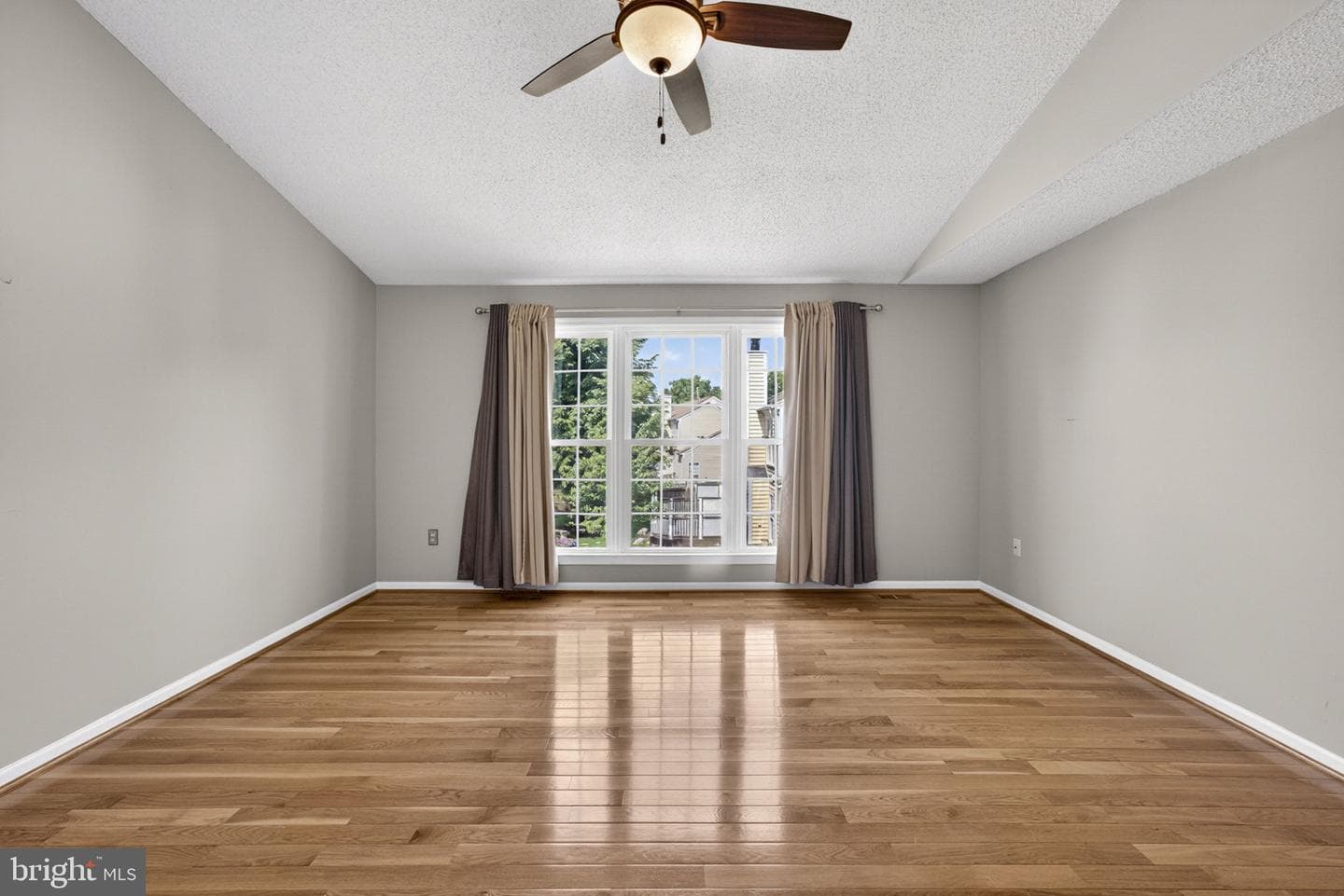 9516 Oakenshaw Drive photo 46