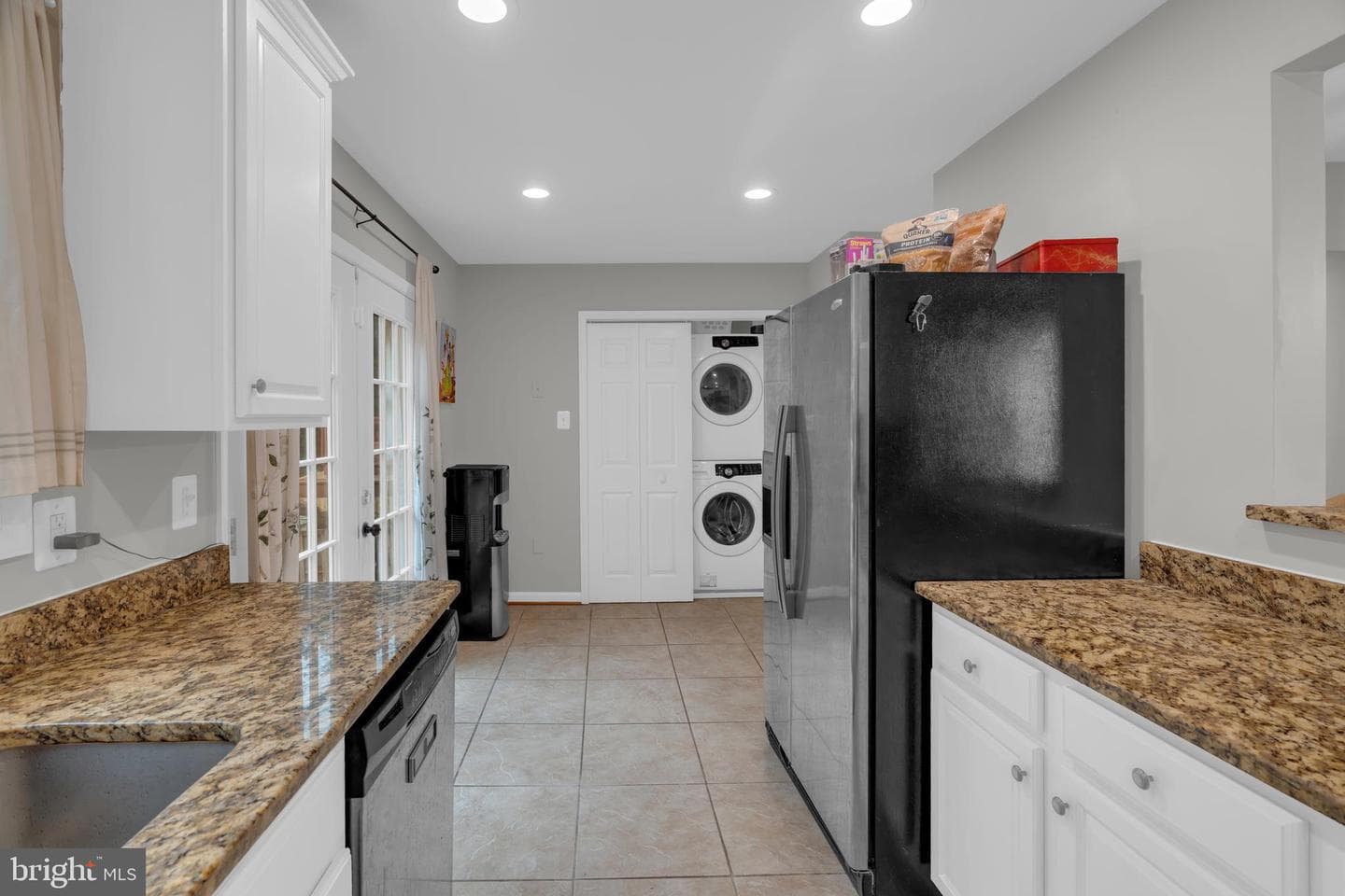 8683 Point Of Woods Drive photo 24