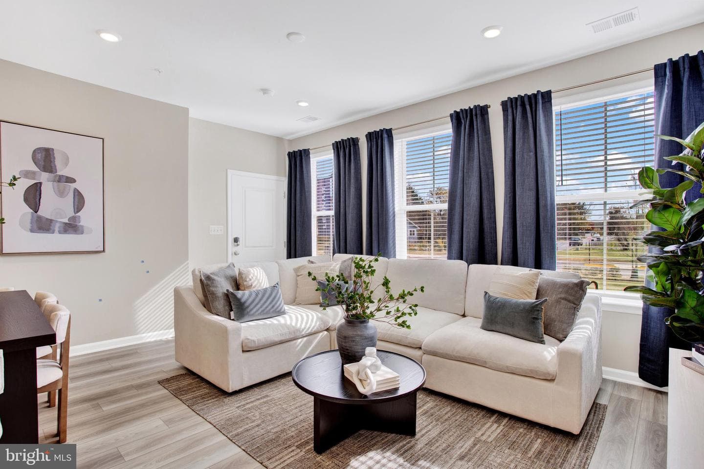 9639 Hummingbird Drive photo 5