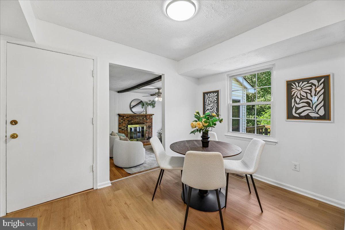 8746 Country Lane photo 13