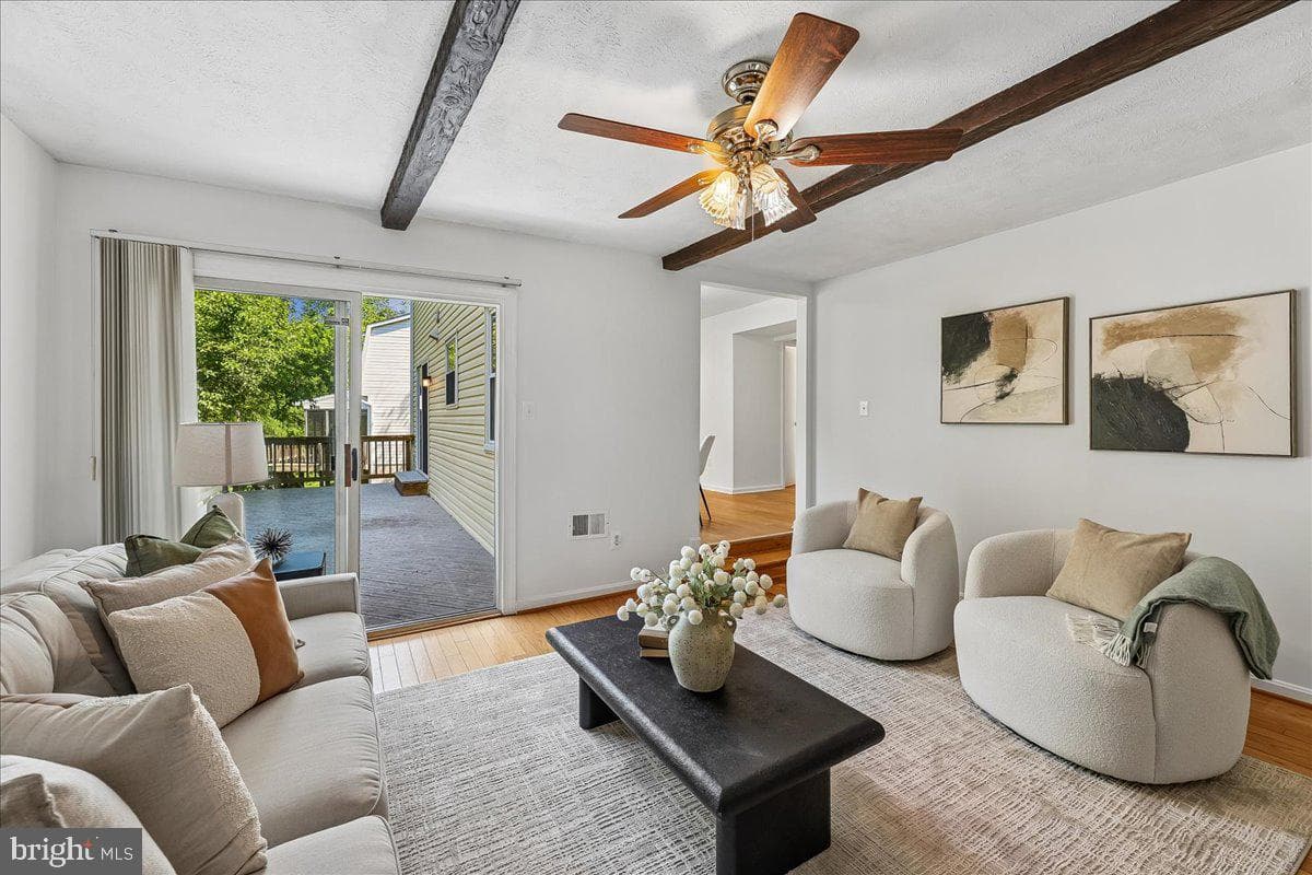 8746 Country Lane photo 15