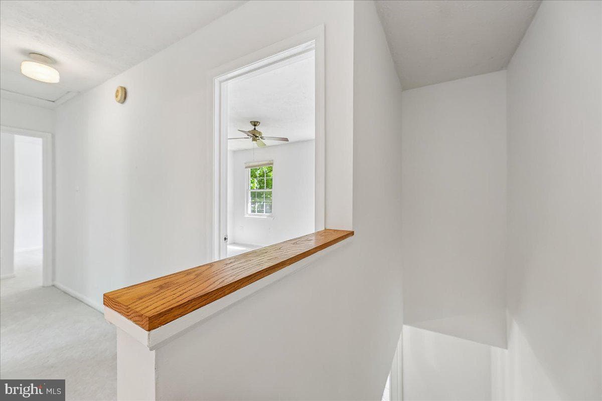 8746 Country Lane photo 17