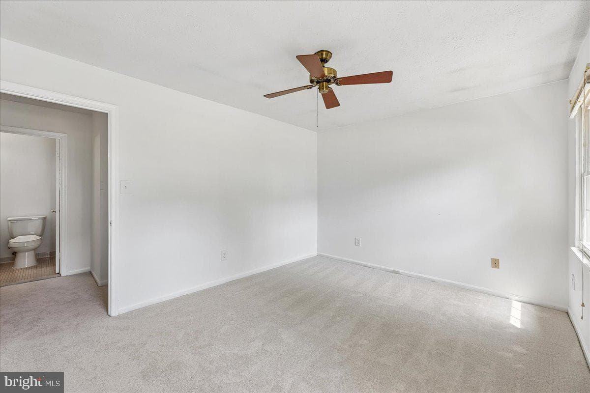 8746 Country Lane photo 23