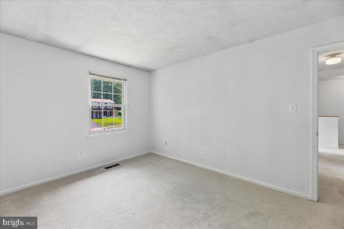 8746 Country Lane photo 27