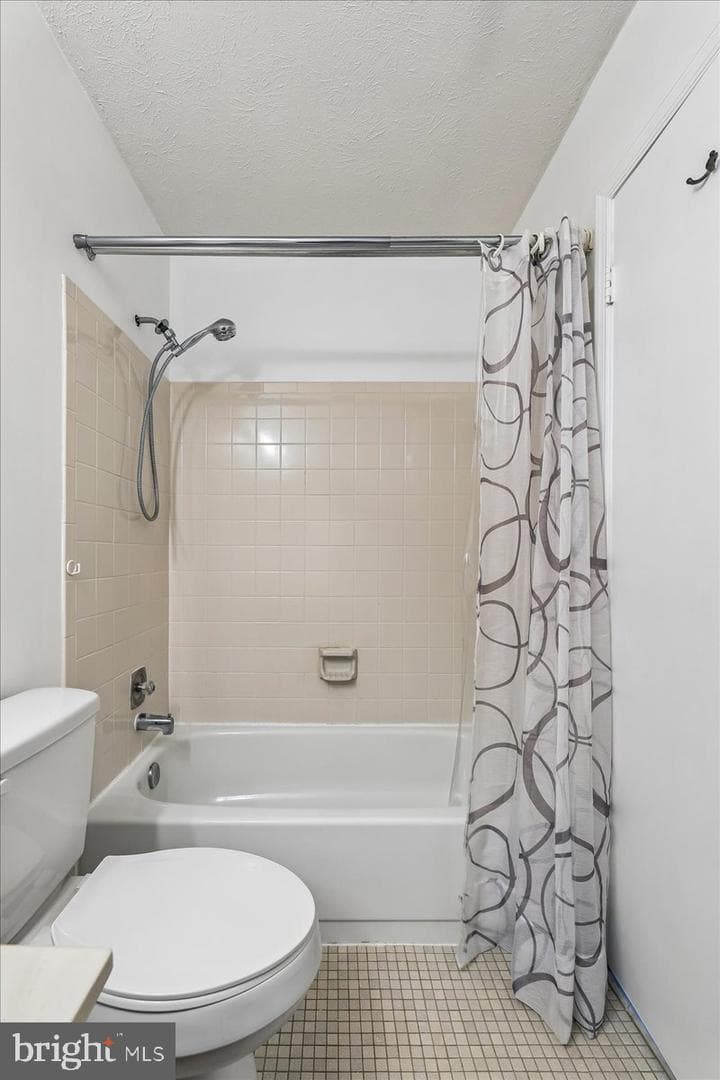 8746 Country Lane photo 29