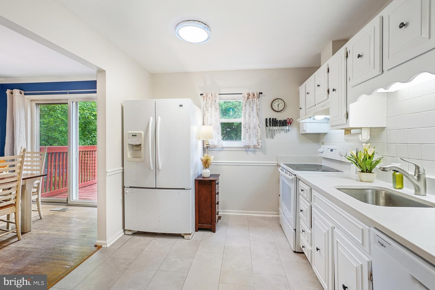 9203 Landgreen Street photo 9