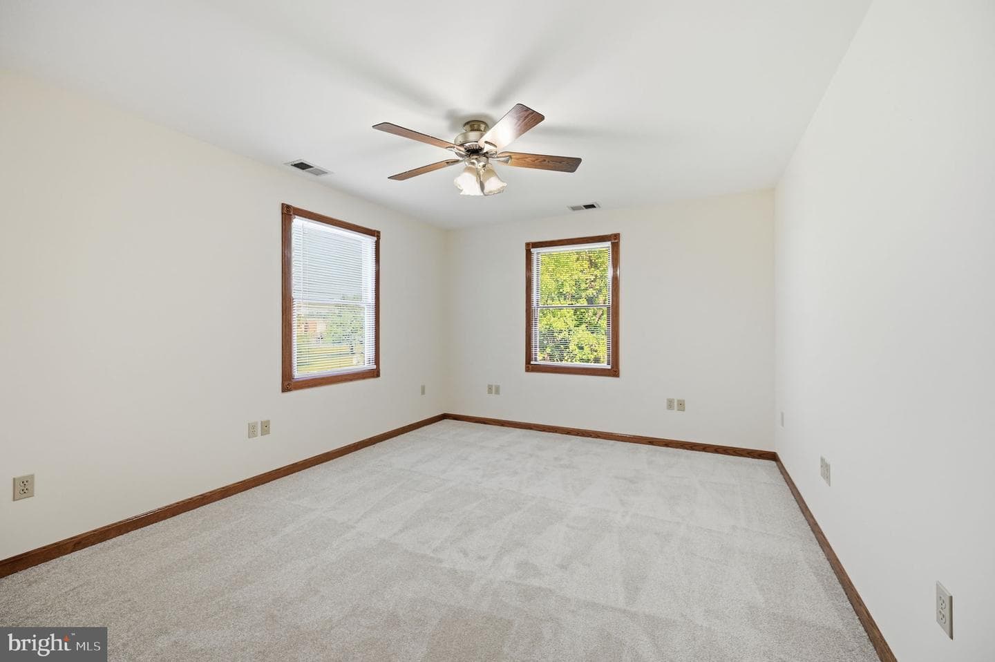 8905 Tudor Lane photo 29