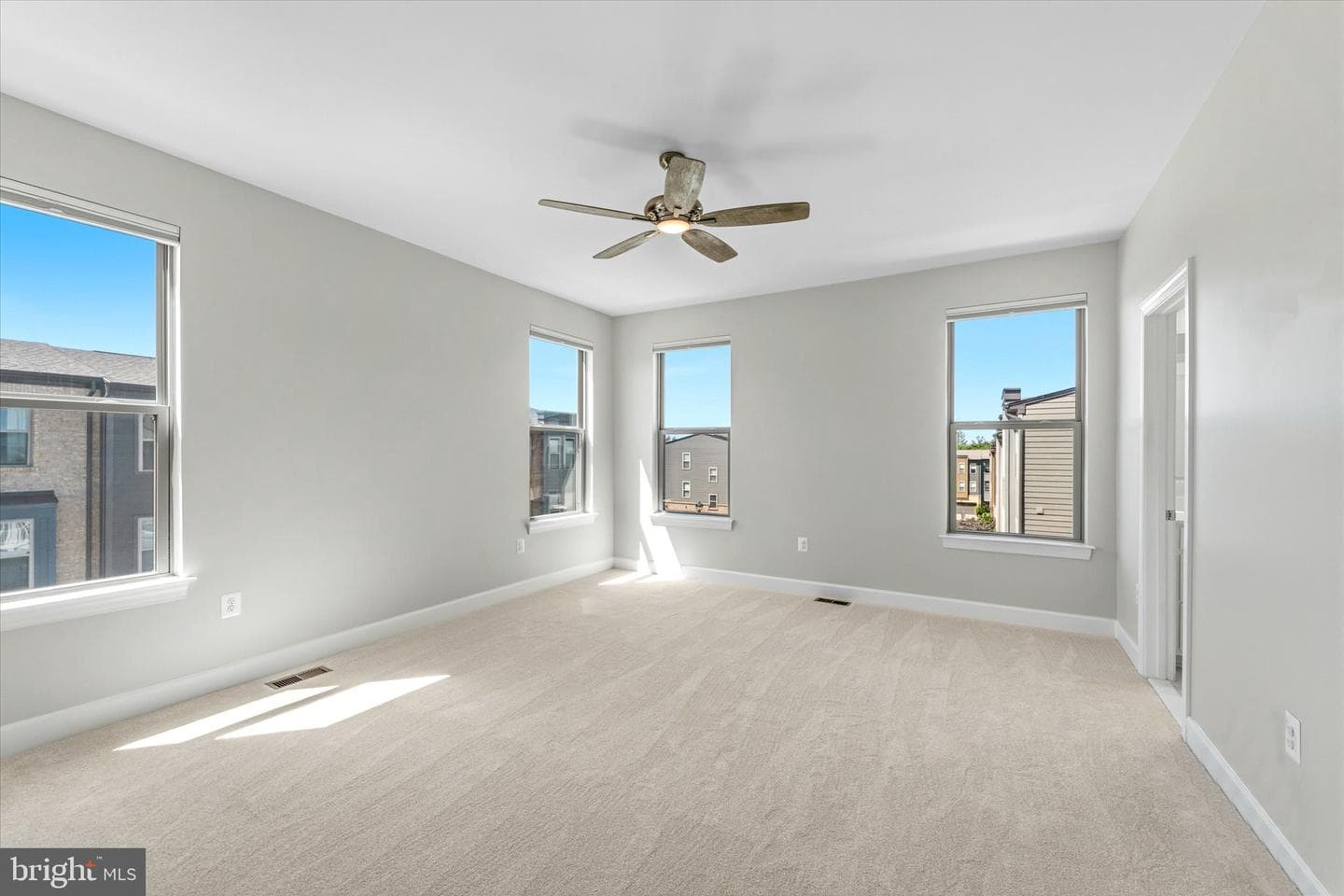 9828 Buchanan Loop photo 30