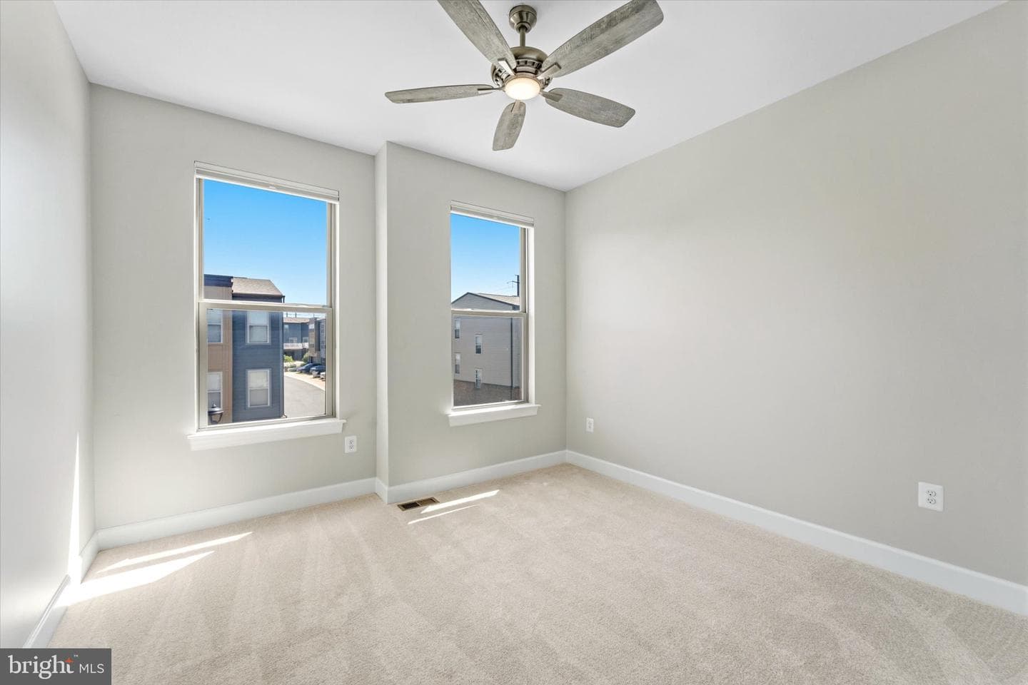 9828 Buchanan Loop photo 40