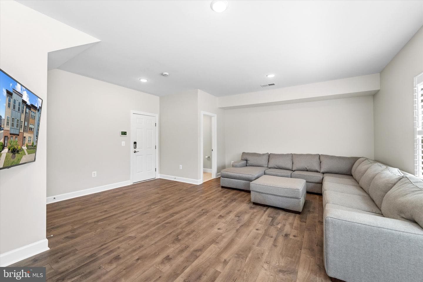 9828 Buchanan Loop photo 46