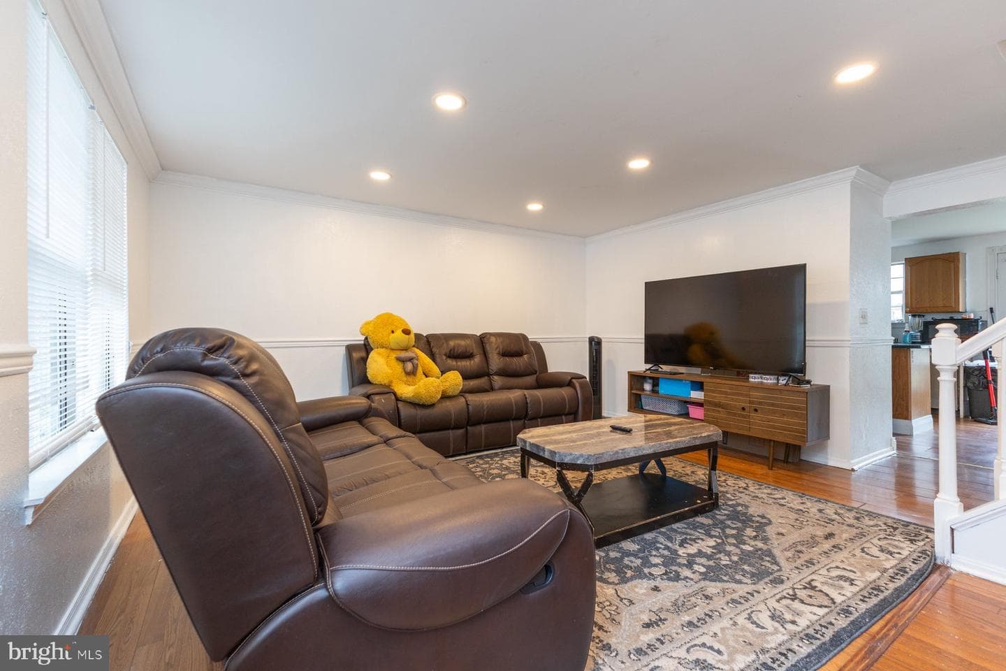 8449 Georgian Ct photo 4