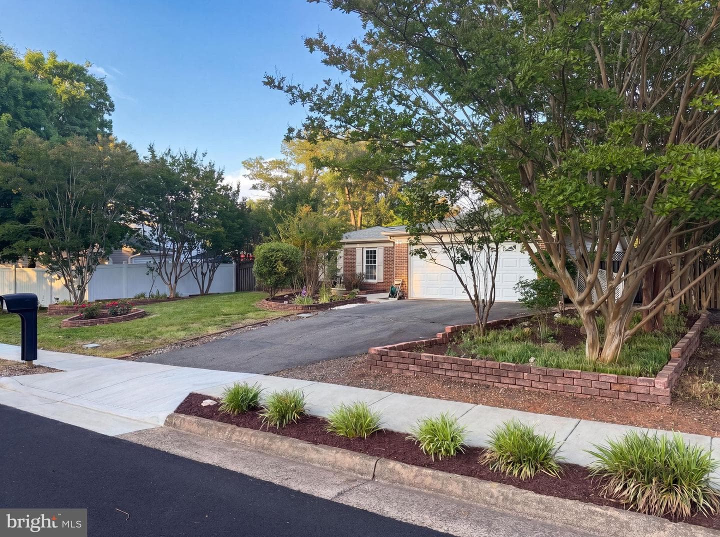 8947 Rosewood Street photo 29
