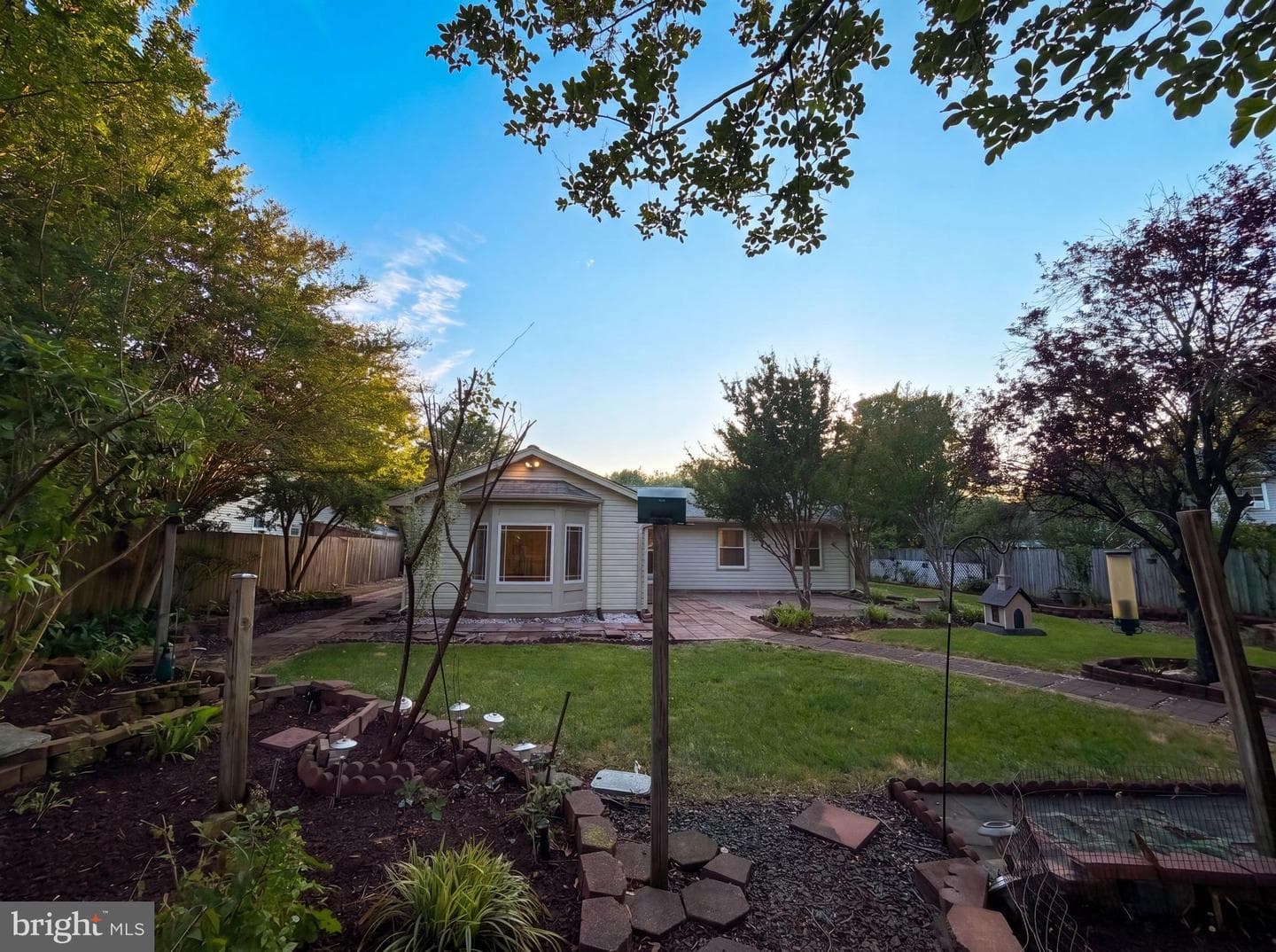 8947 Rosewood Street photo 40