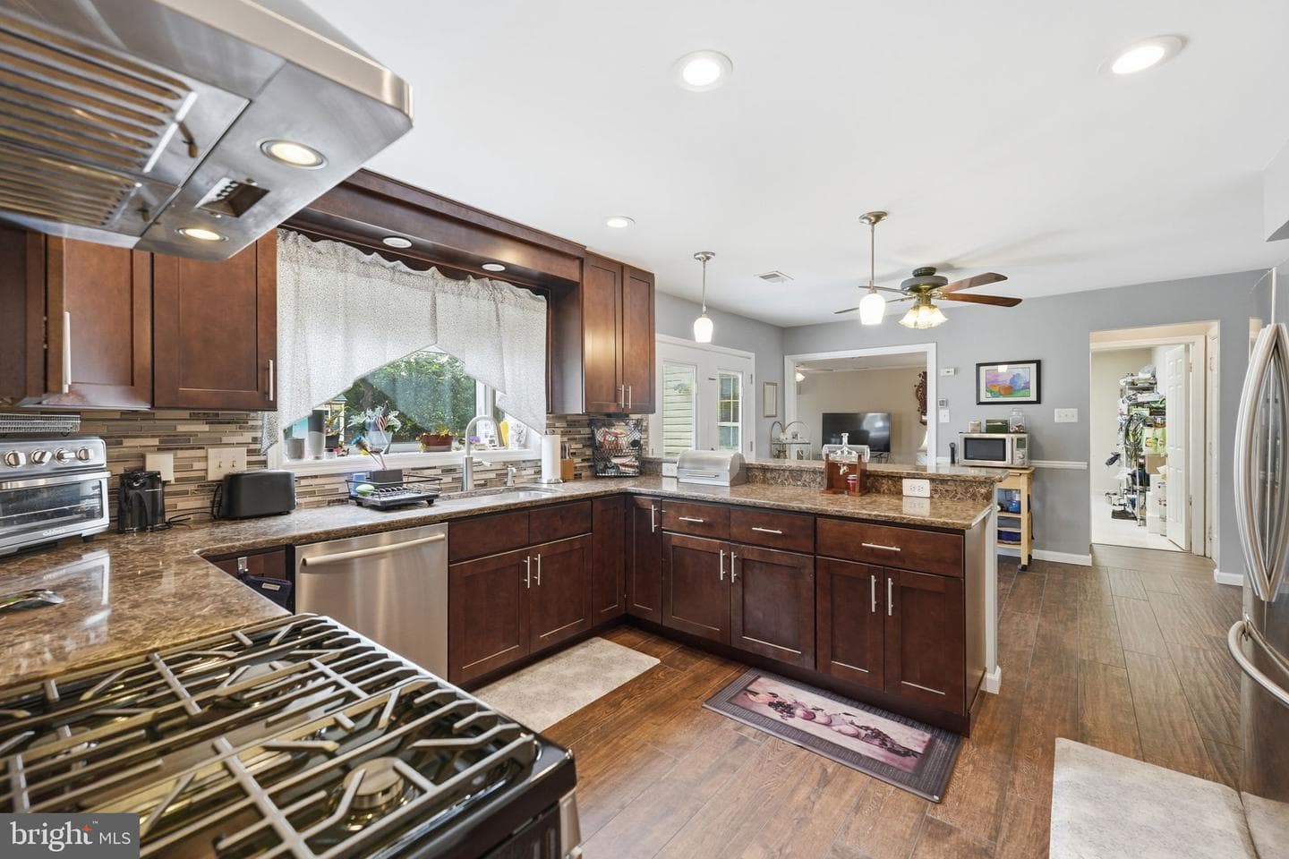 8878 Sweetbriar Street photo 11