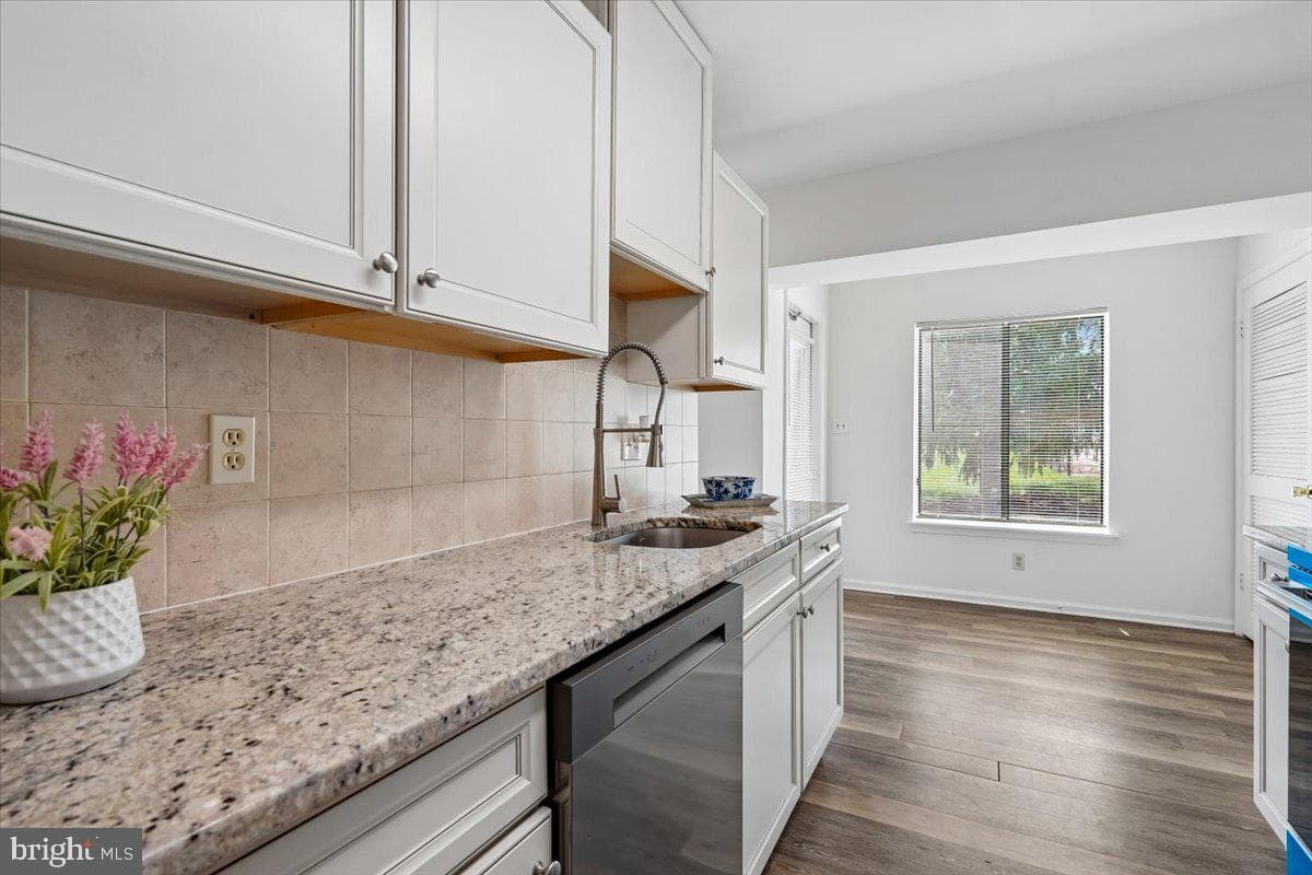 8374 Buttress Lane #103 photo 8
