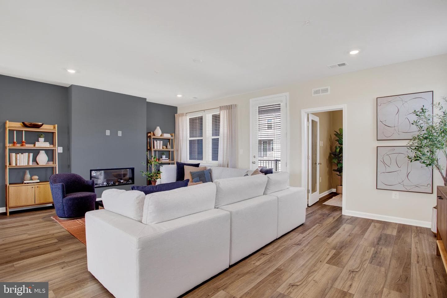 9637 Hummingbird Way photo 10