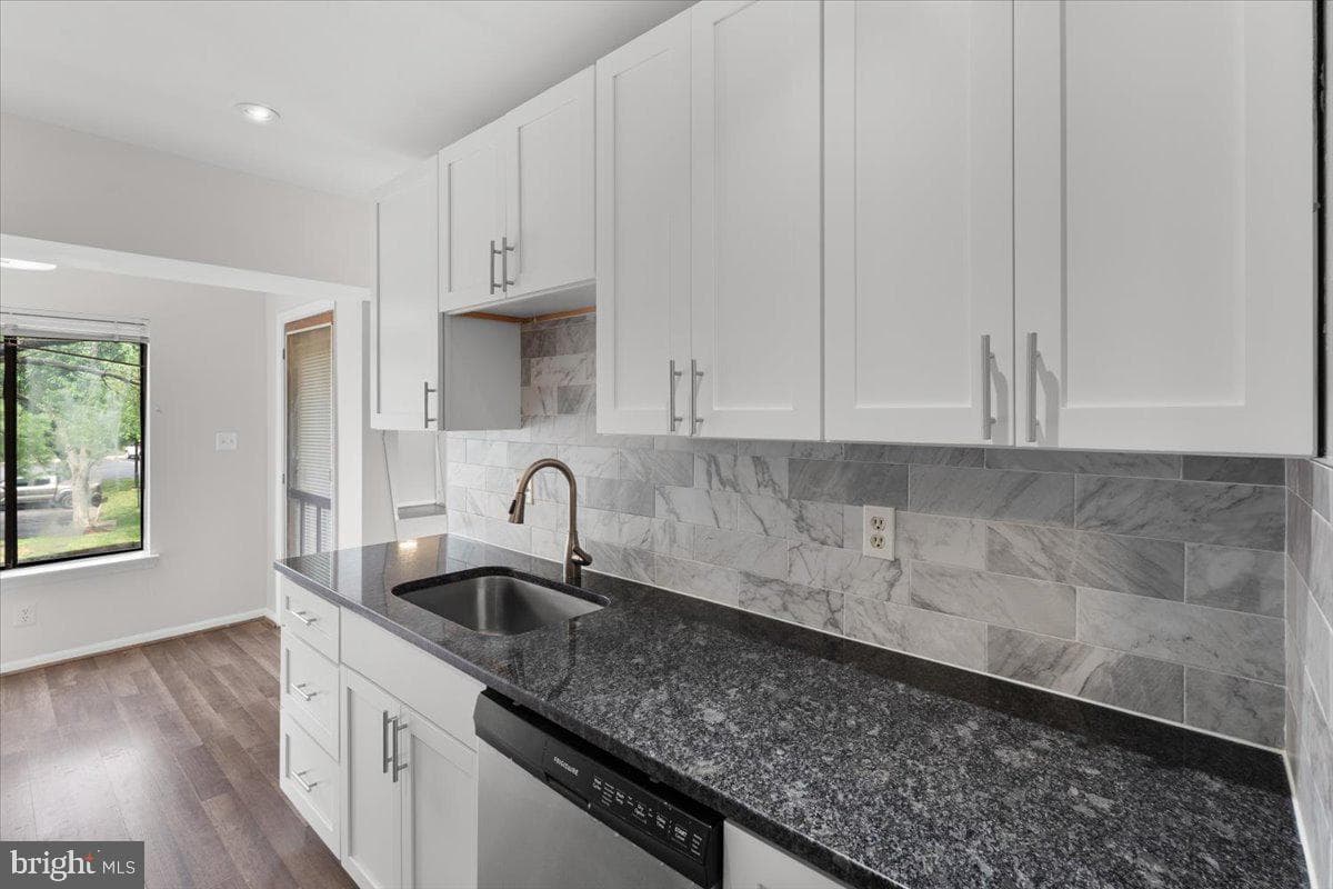 9574 Jayhawk Terrace #102 photo 8