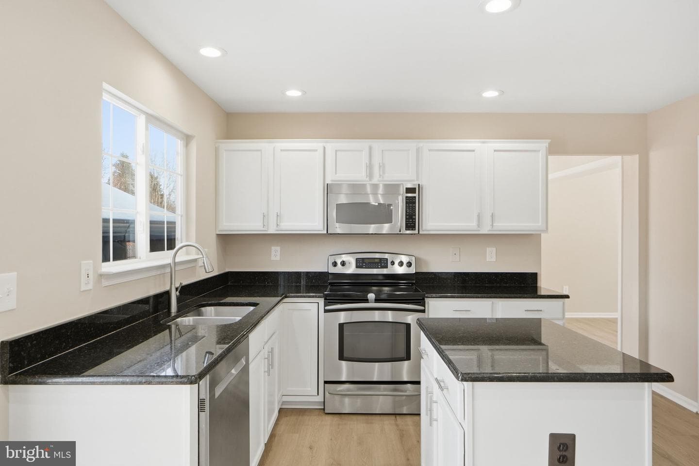 9231 Stephanie Street photo 17