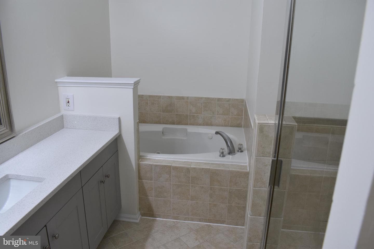 9508 Walker Way photo 10
