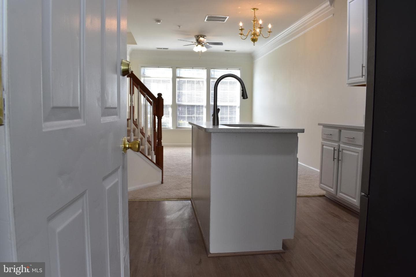 9508 Walker Way photo 3