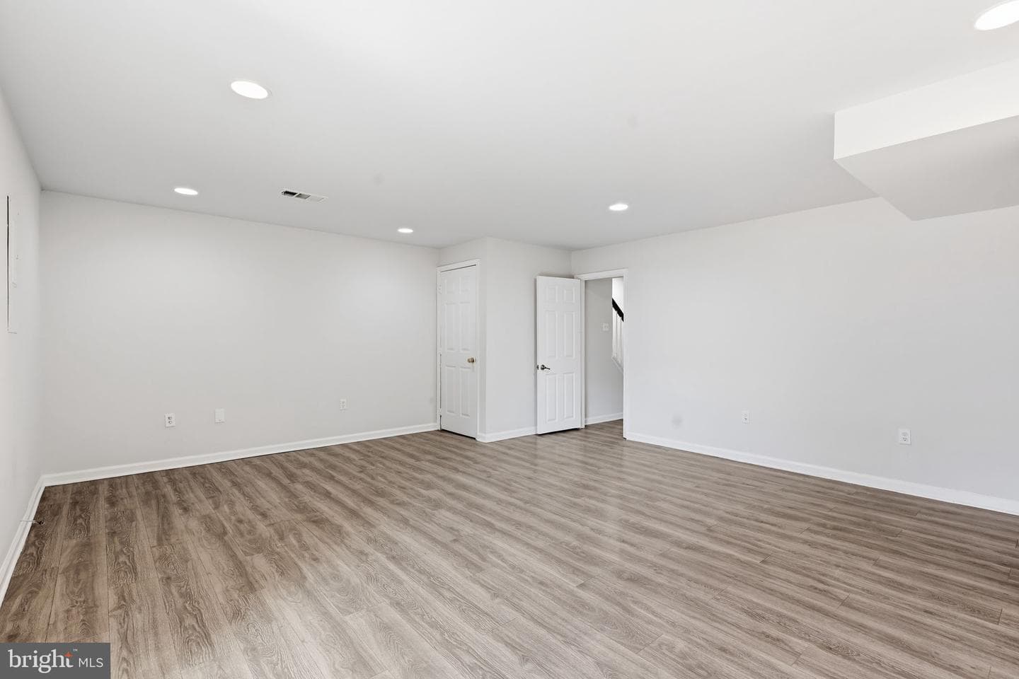 305 Moseby Court photo 17