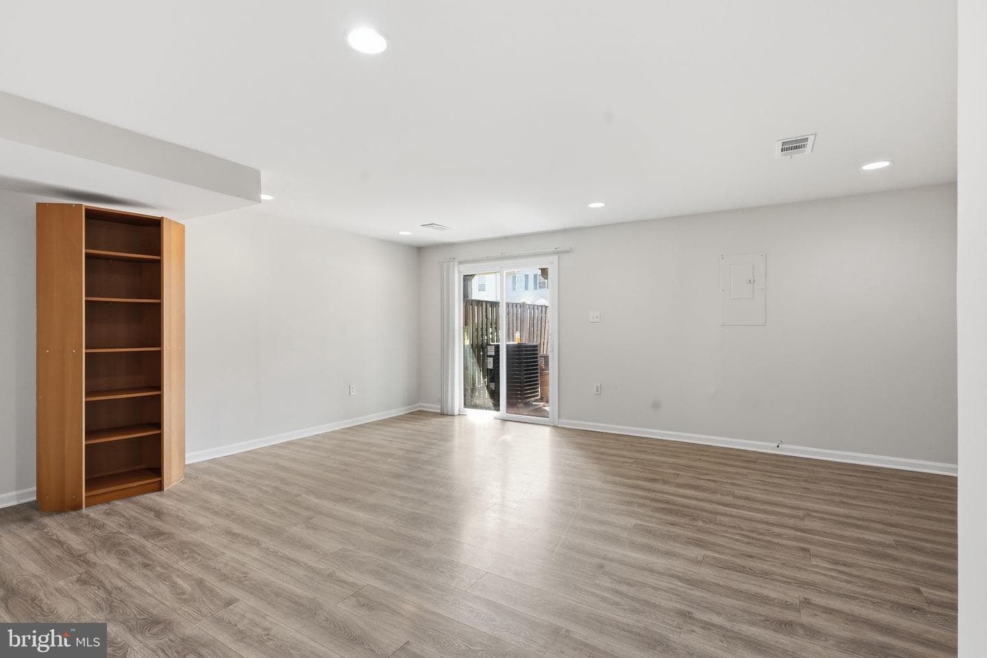 305 Moseby Court photo 18