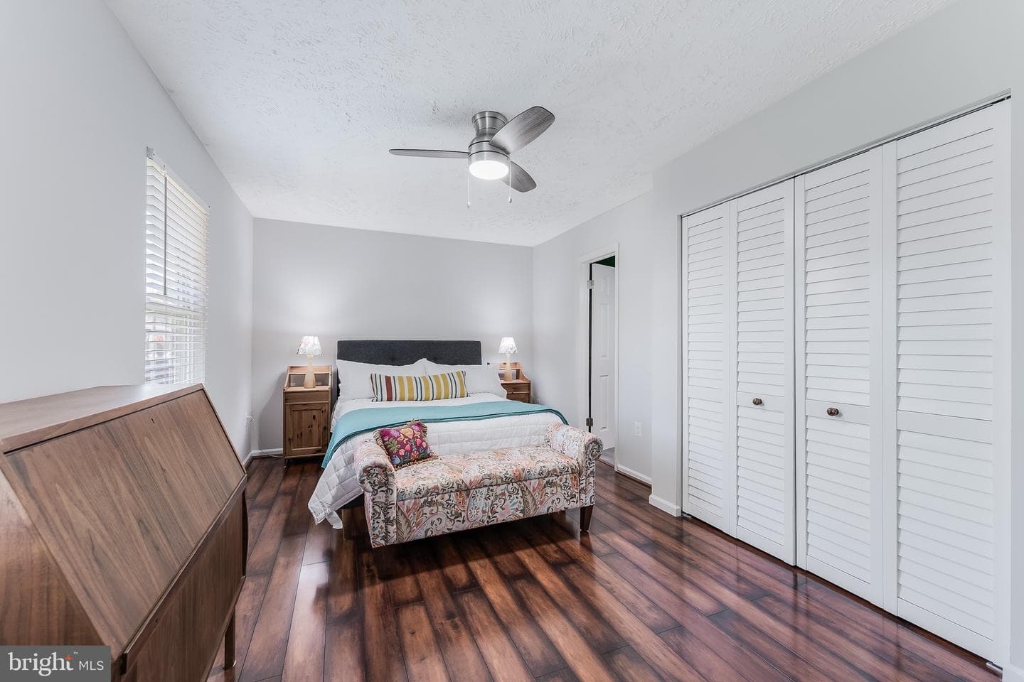 8668 Woodhue Court photo 14