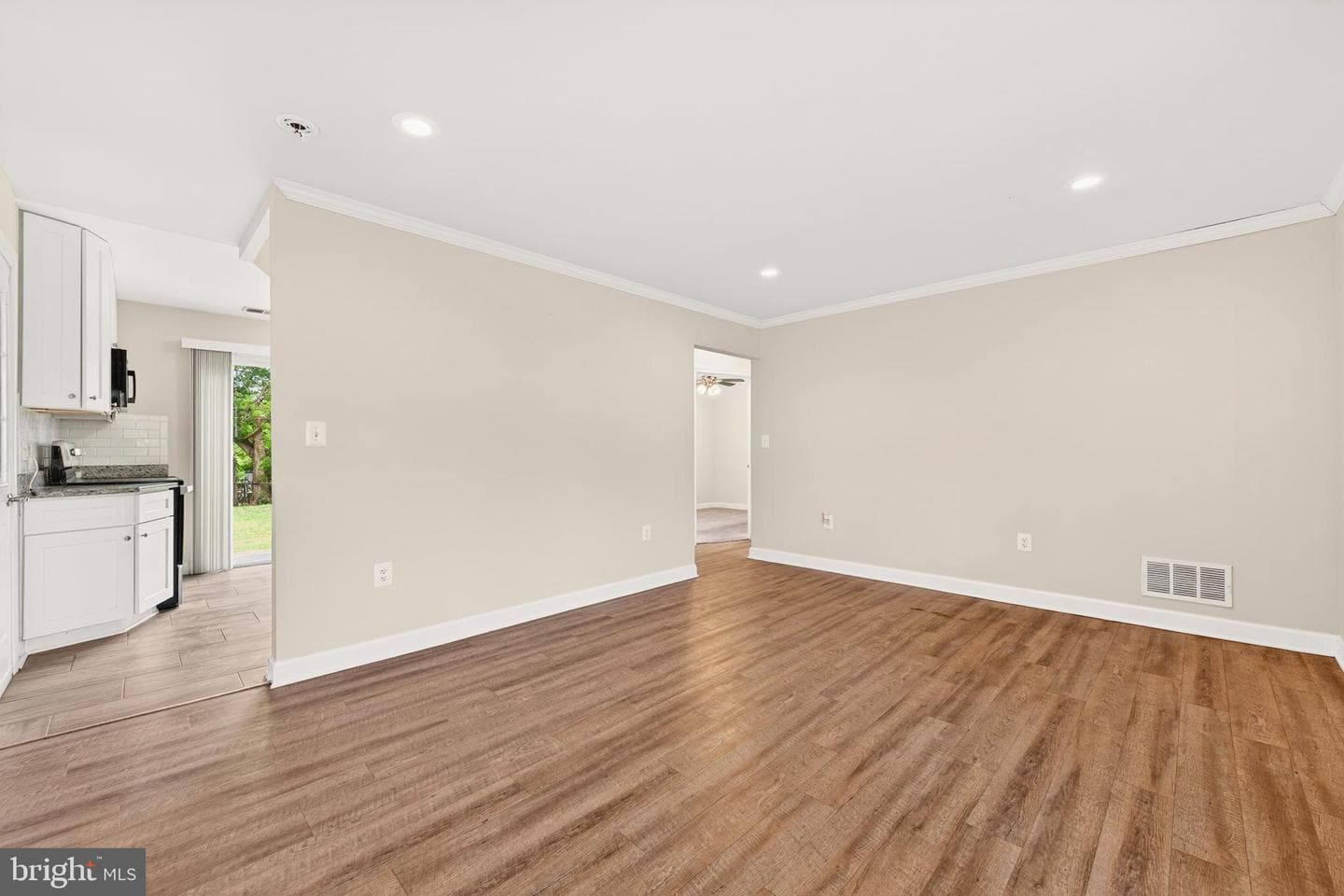 296 Manassas Drive photo 7