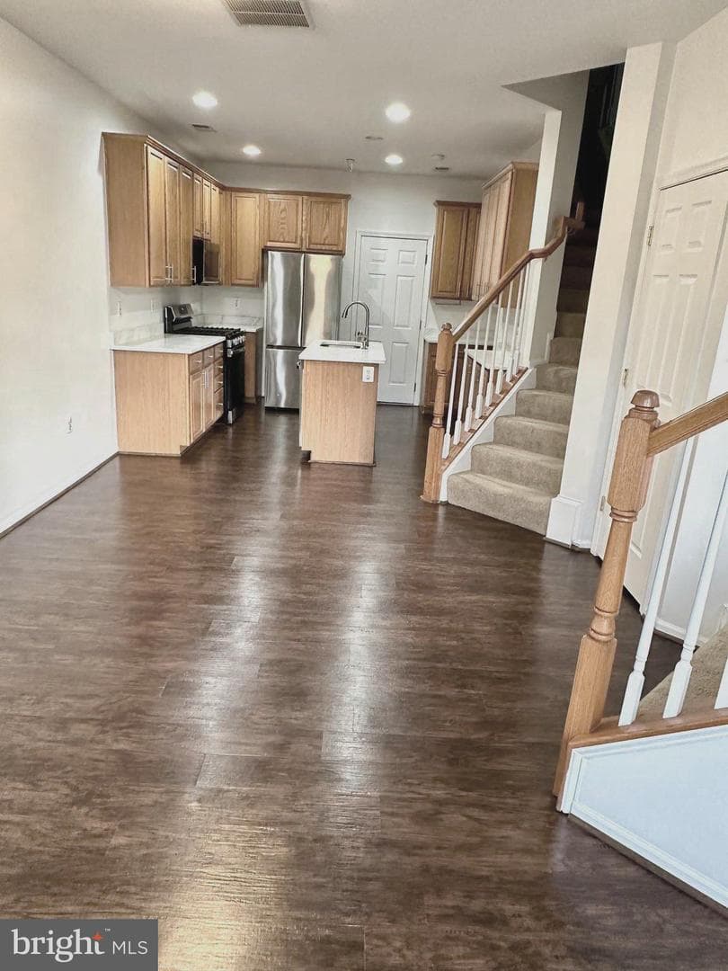 9544 Walker Way photo 5