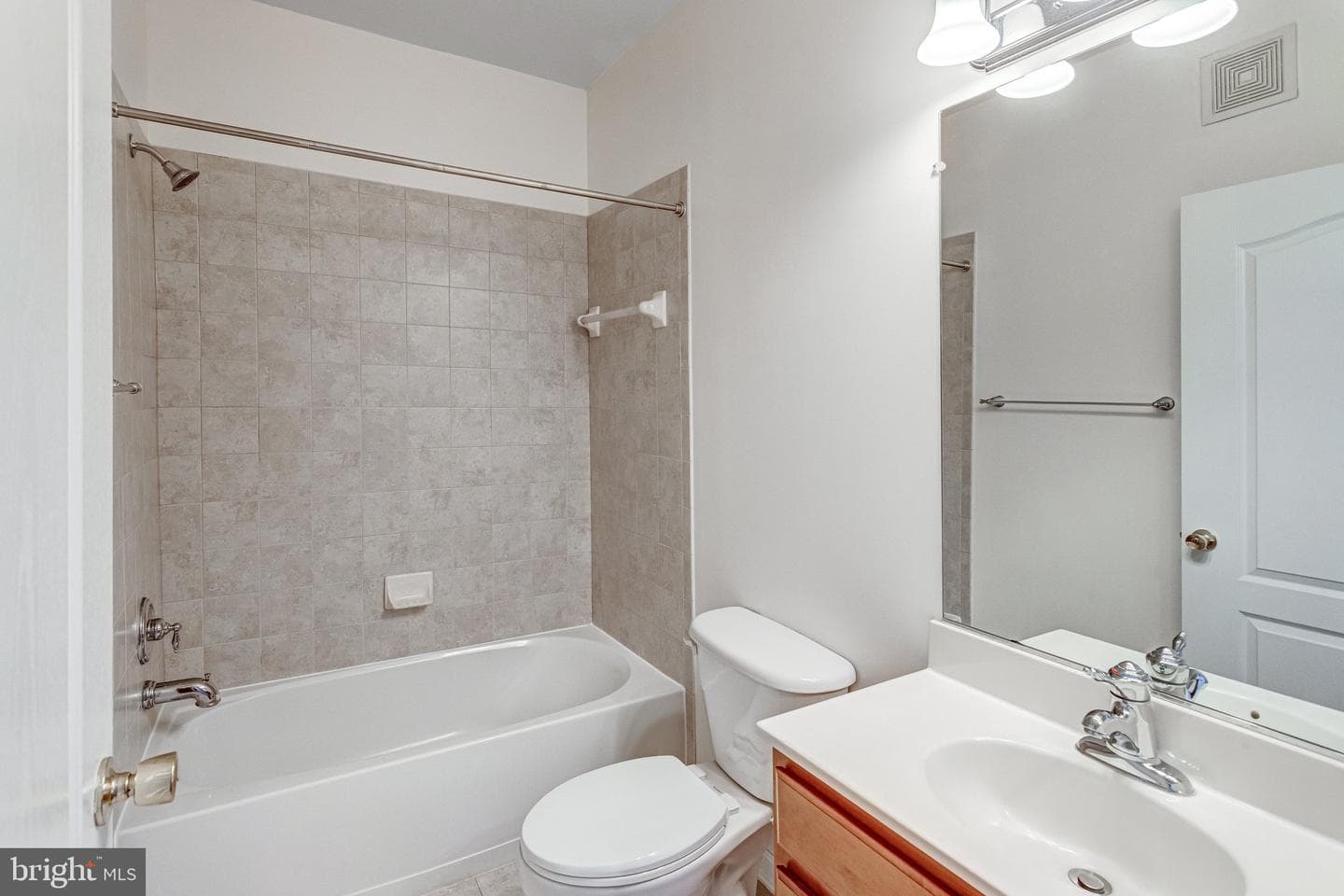 9722 Holmes Place #407 photo 22