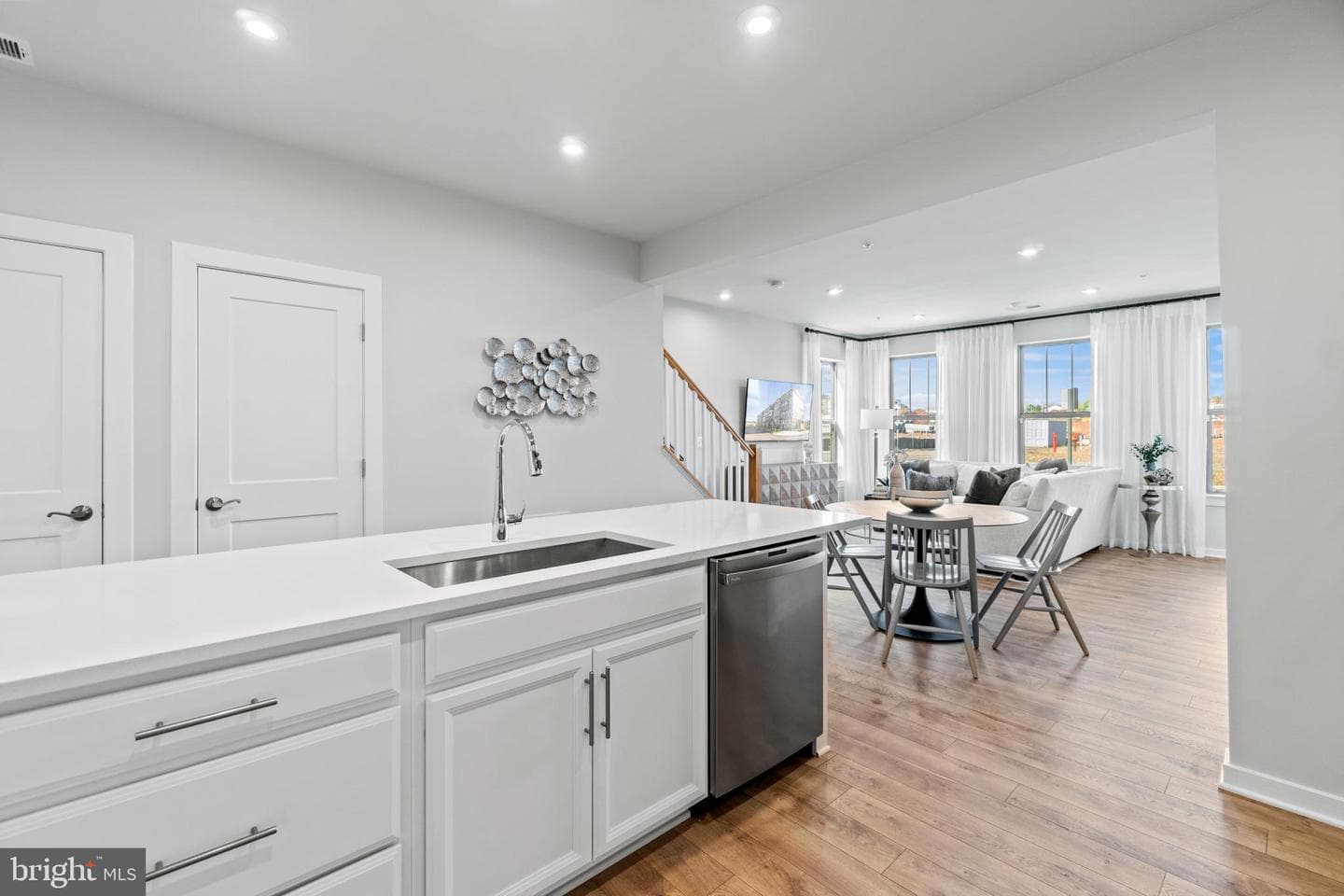1107a Dabney Drive photo 4