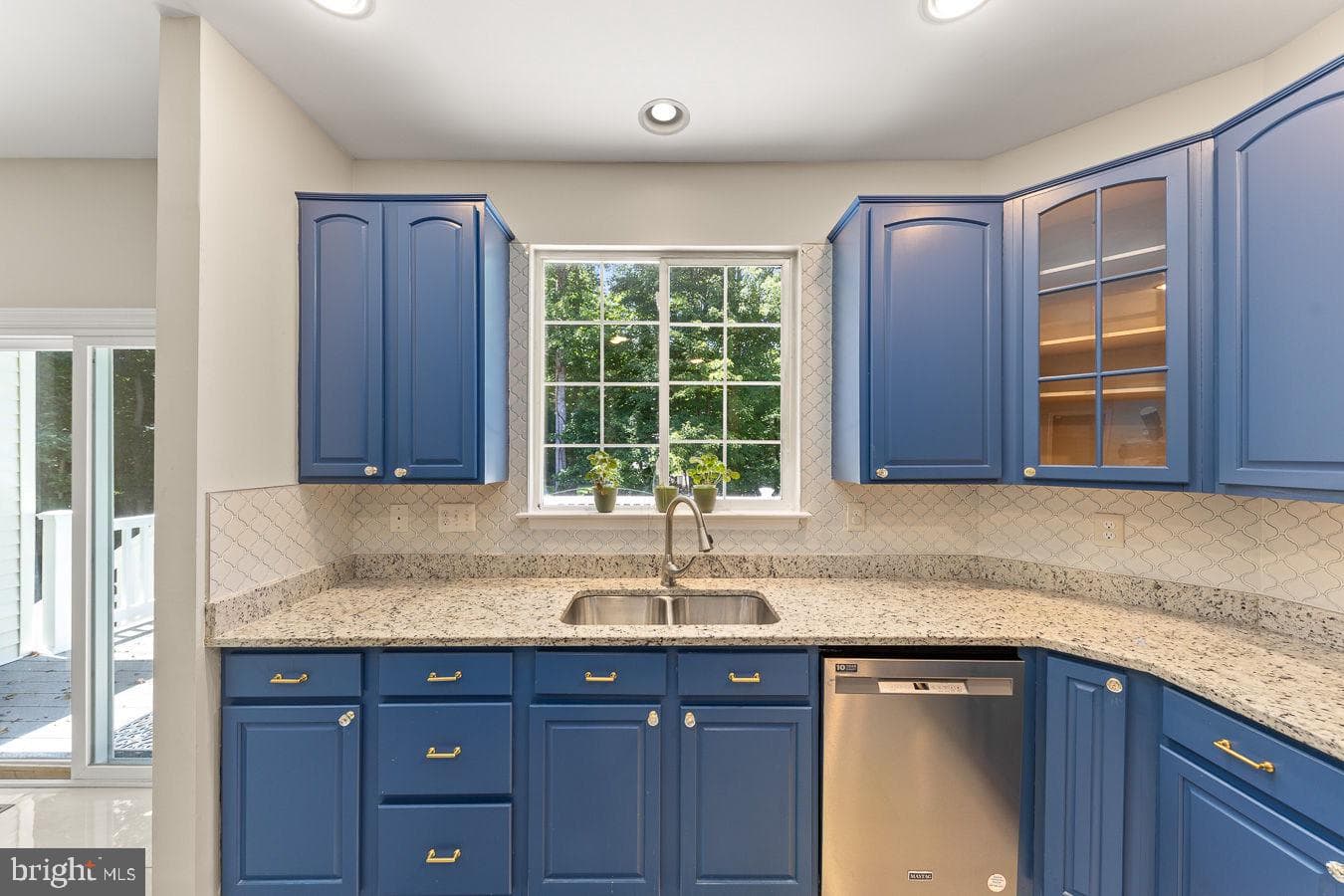9201 Golf Court photo 19