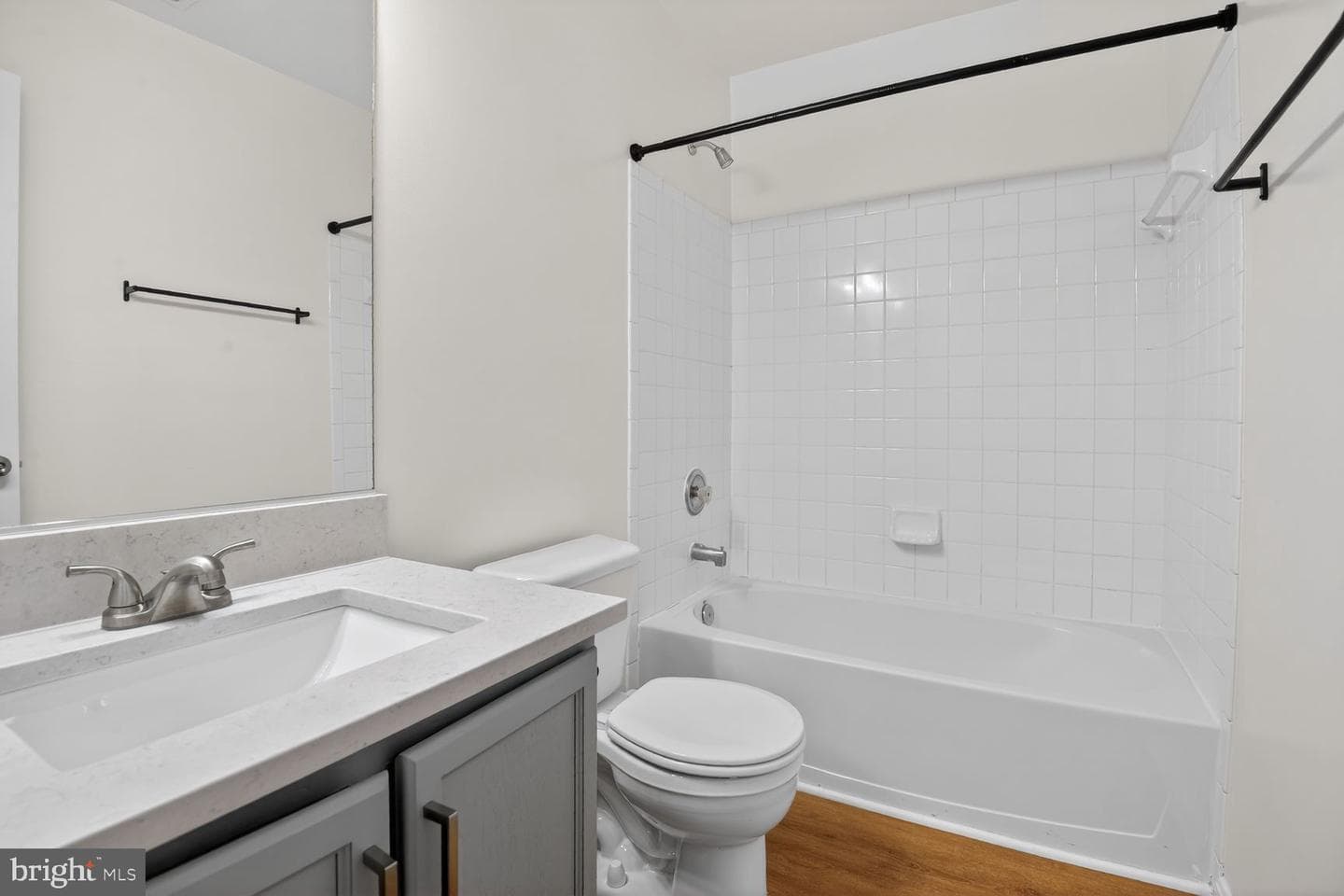 352 Kirby Street photo 20