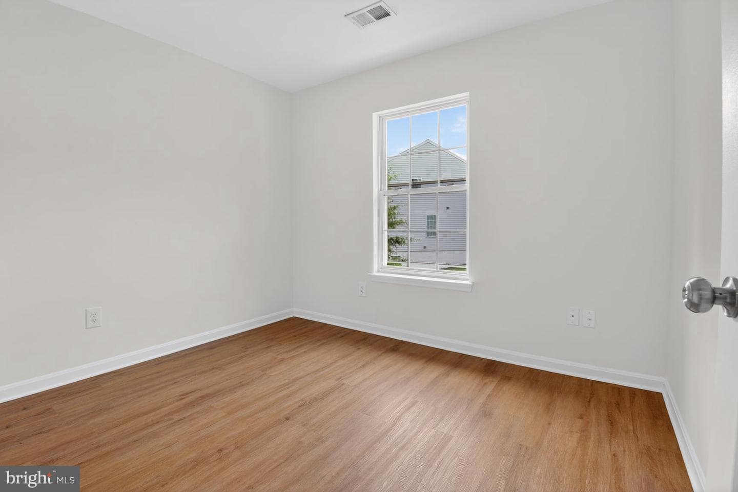 352 Kirby Street photo 22