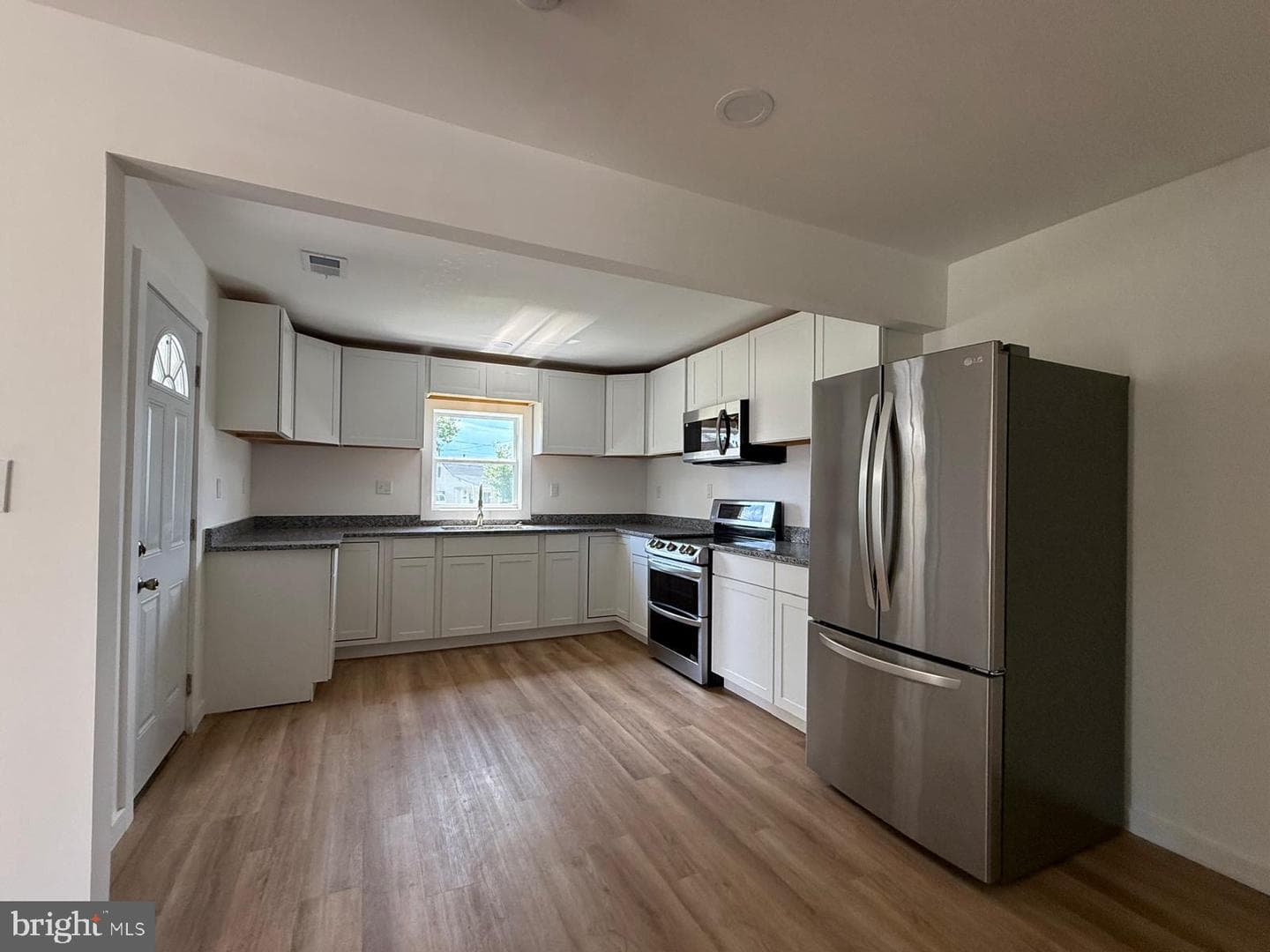 146 Scott Drive photo 4
