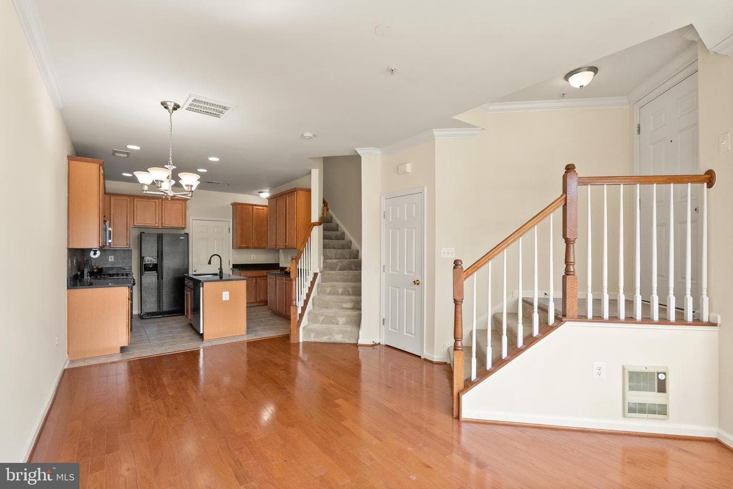 9612 Wigfall Way photo 4