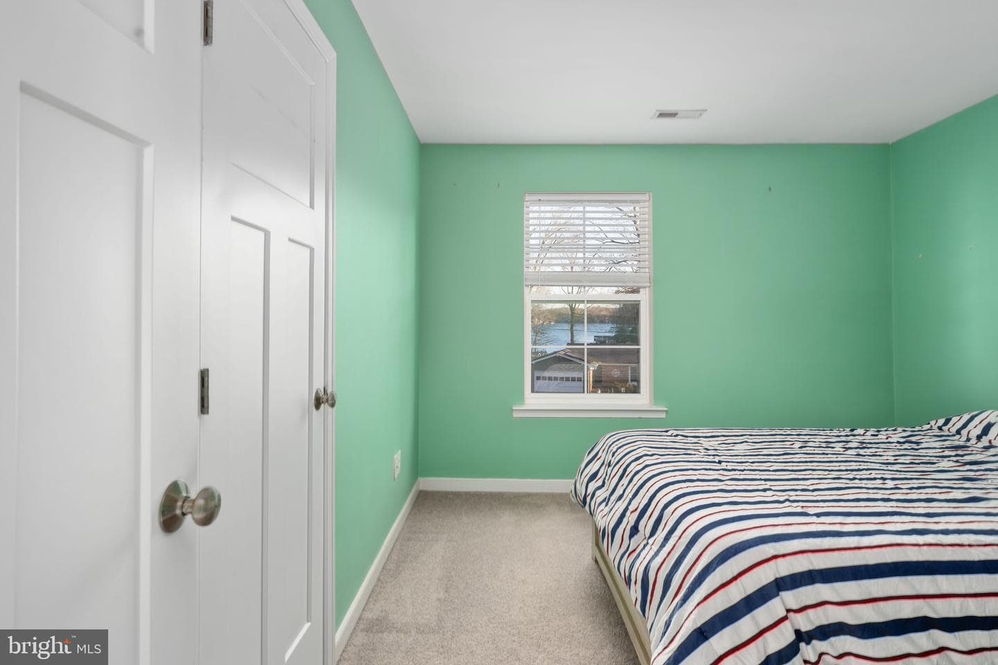 1002 Lakeview Parkway photo 13