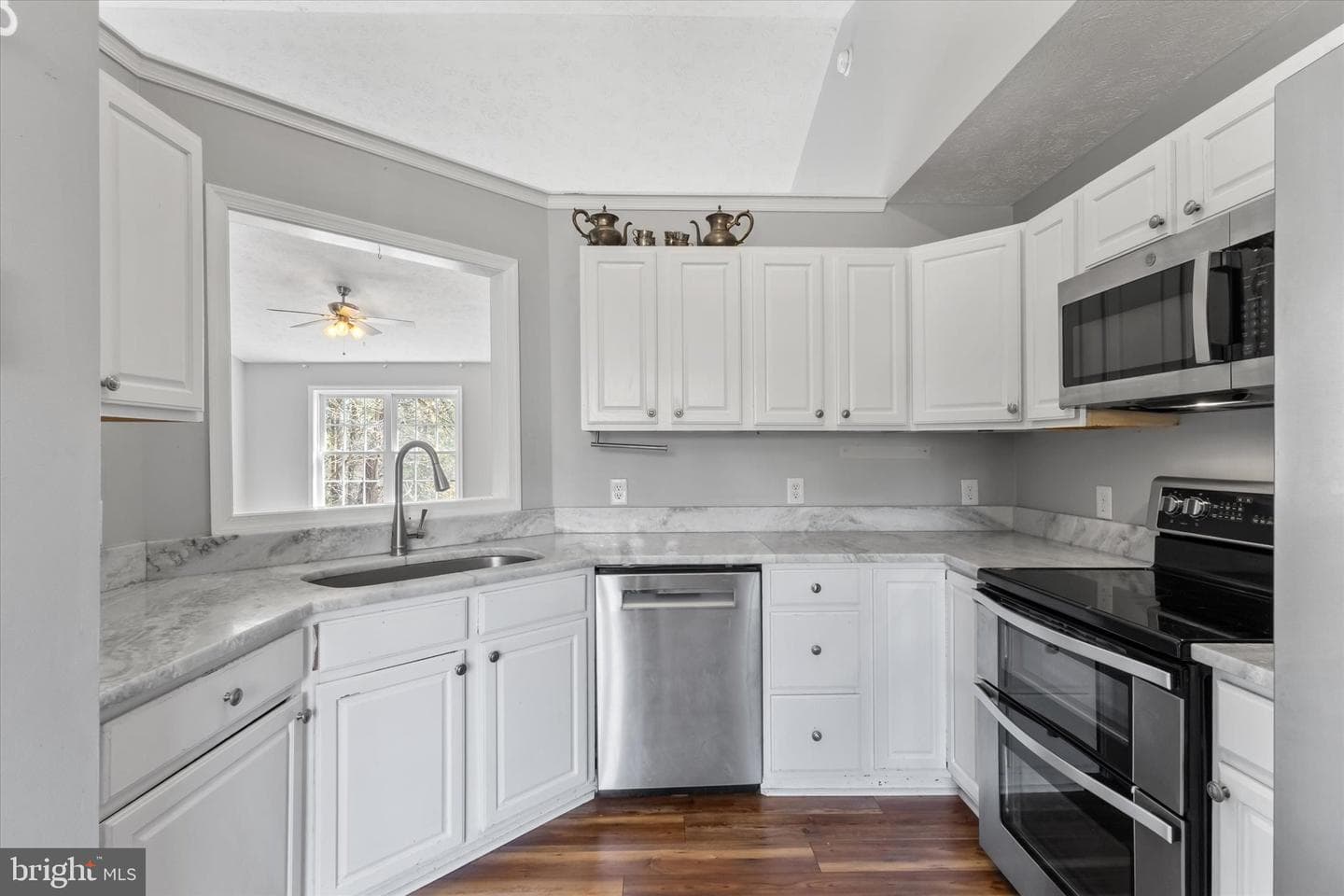 104 Carlyle Court photo 10