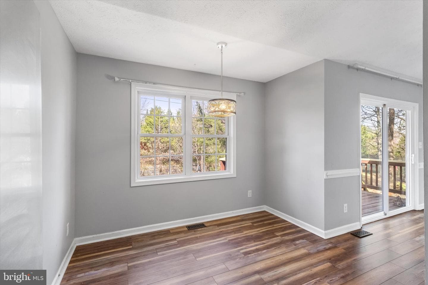 104 Carlyle Court photo 16