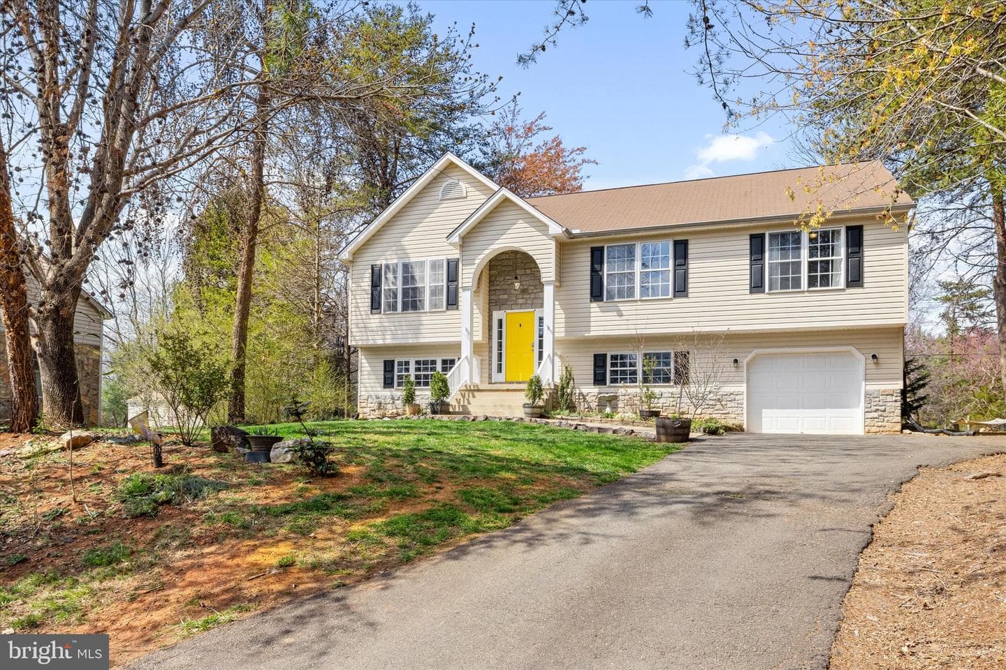 104 Carlyle Court photo 3