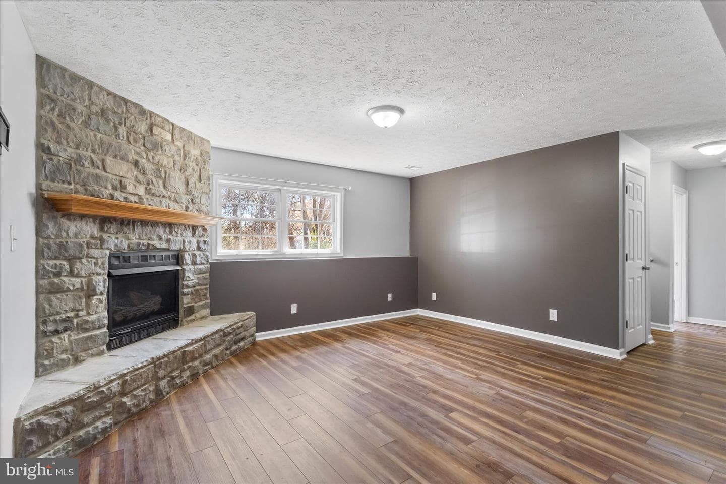 104 Carlyle Court photo 32