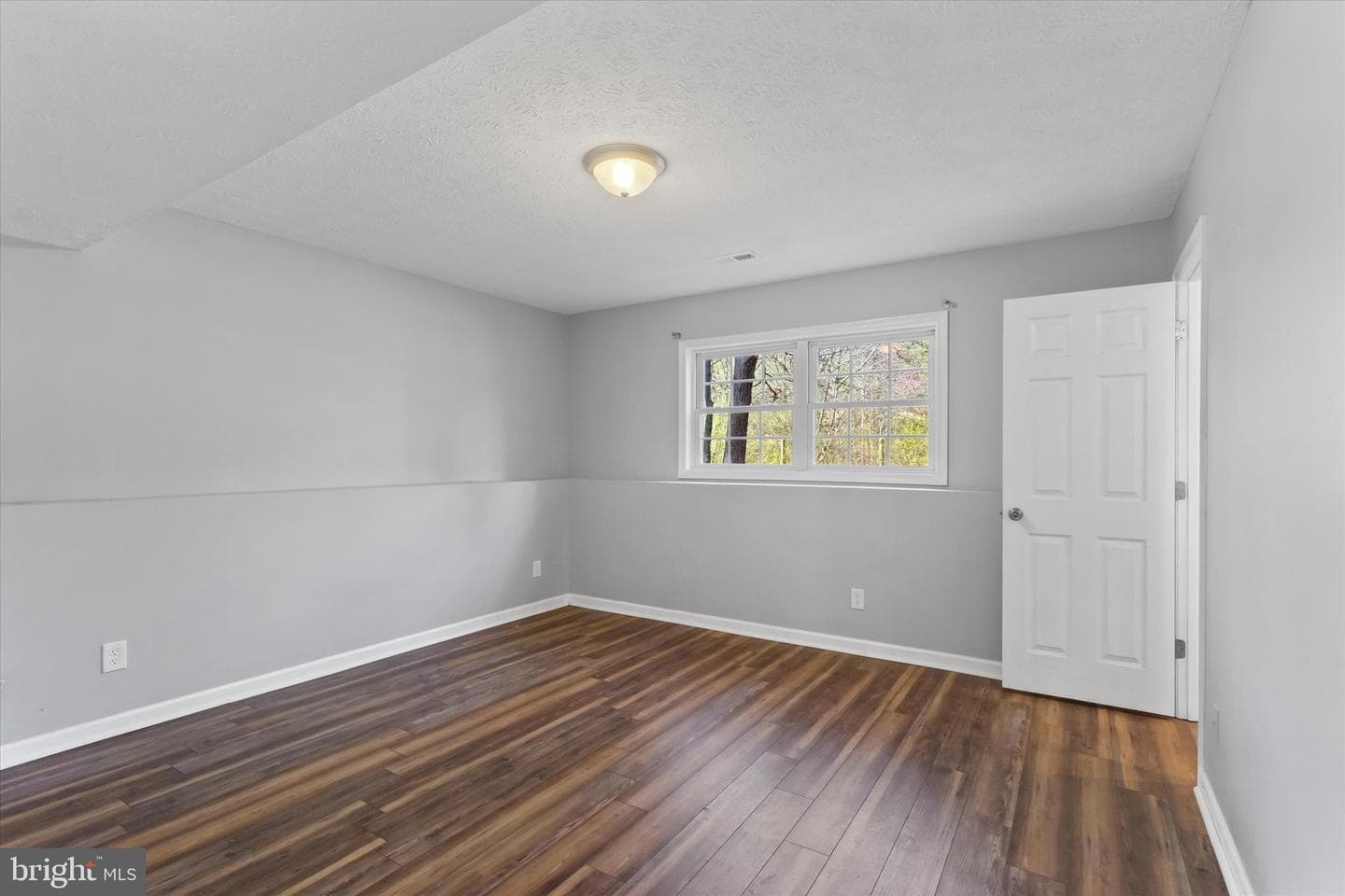 104 Carlyle Court photo 34