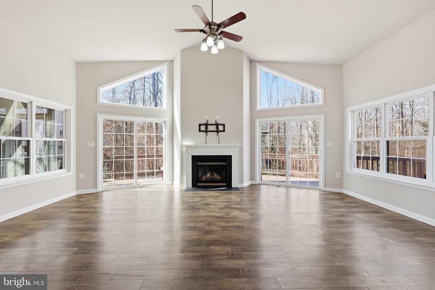 4603 Lakeview Parkway photo 6