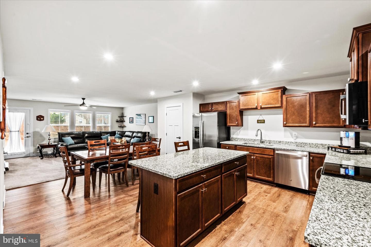 35150 Daisy Way photo 4