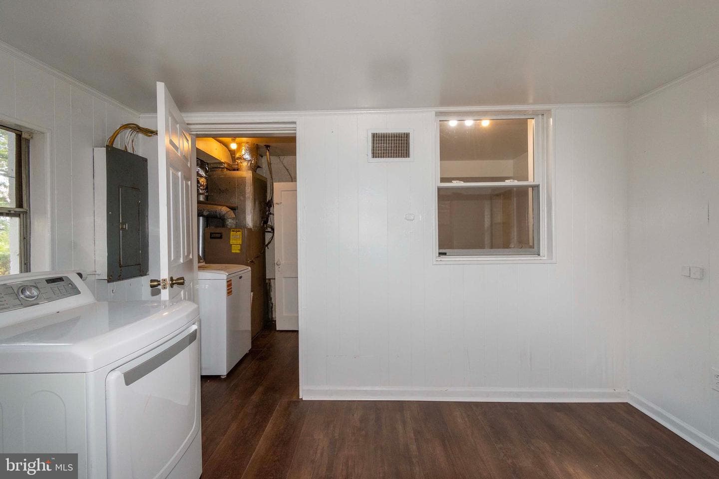 194 Morton St photo 25